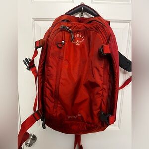 Osprey Porter 46L in Red